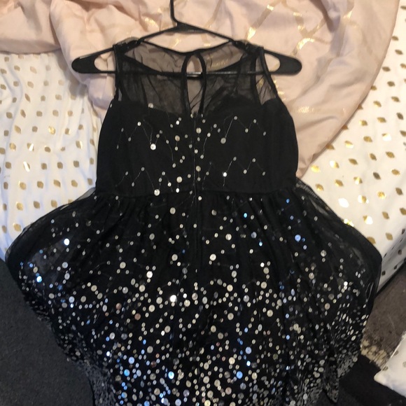 Party dress - Picture 2 of 2